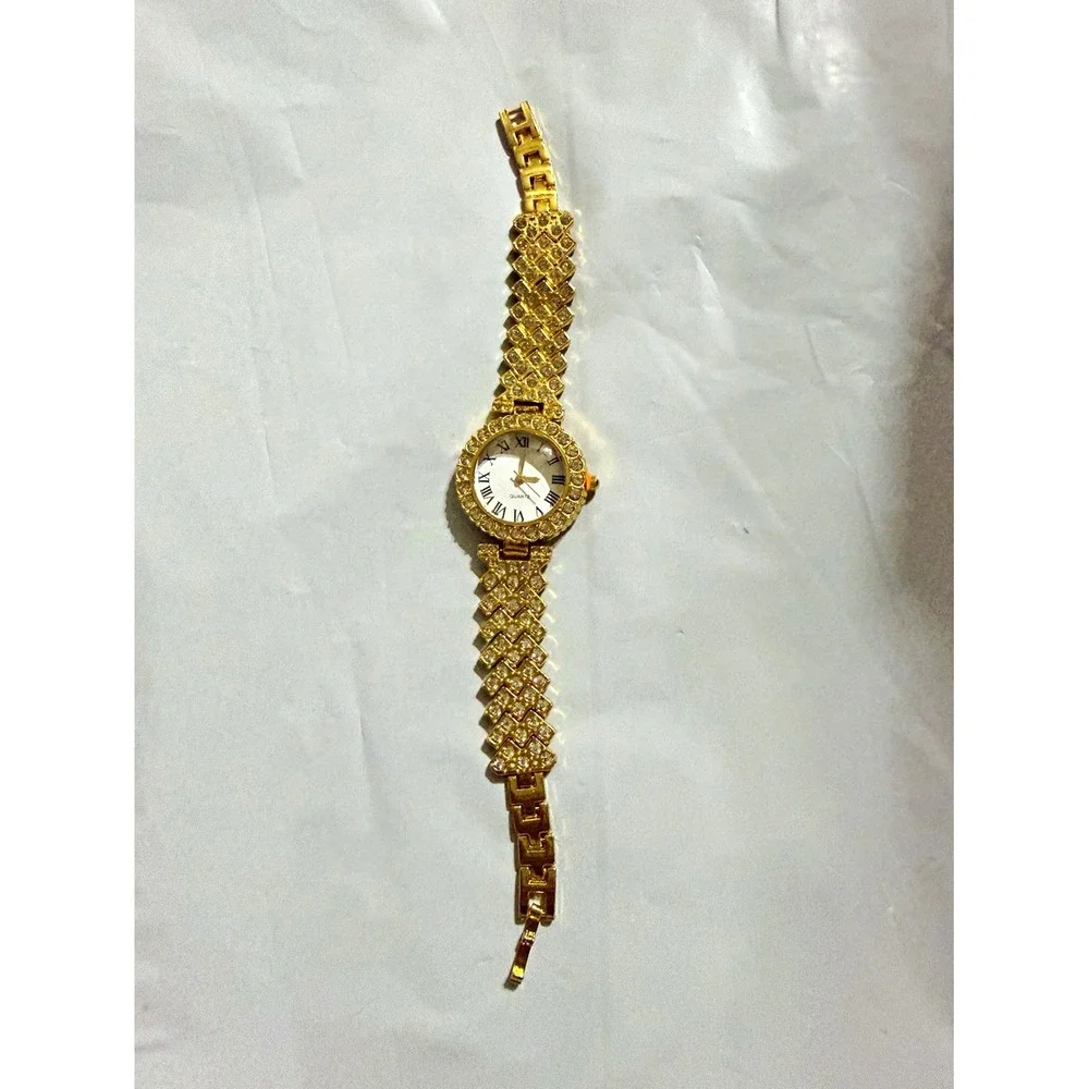 Quartz Women's Quartz Gold Tone Bracelet Watch White Roman Dial Dress Gem-Set